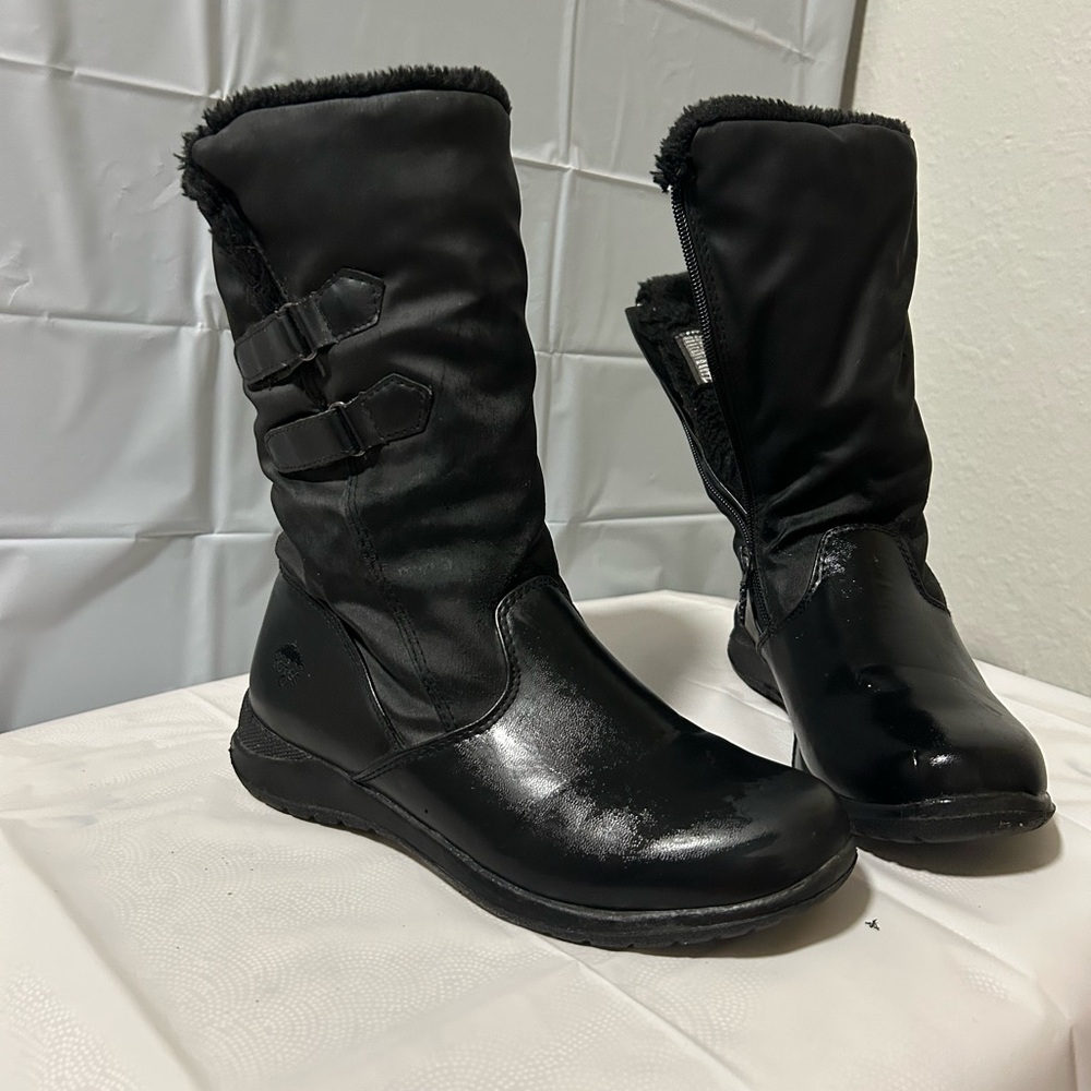Size 8 snow boots